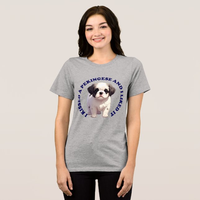 Beijei um cachorrinho pequinês (Frente Completa)