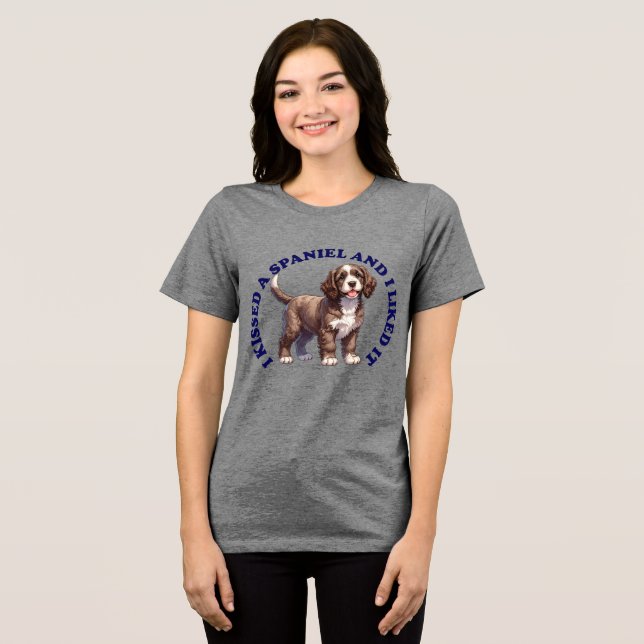 Beijei um cachorro da raça American Water Spaniel (Frente Completa)