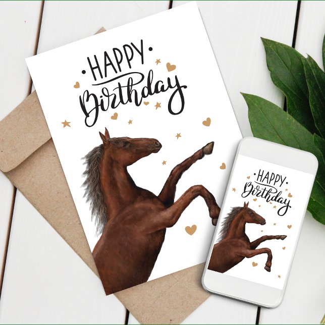 Bela criação de cavalos marrom Cartão de Aniversár (Beautiful brown horse rearing, lettering Happy Birthday with golden stars and hearts)