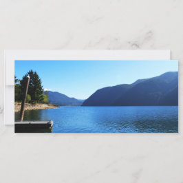 bela paisagem de lago e montanha azul