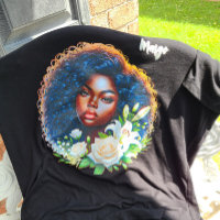 Beleza Afro-Americana Apreciando Suas Flores