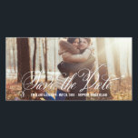 Beleza com script Salve os Cartões com fotos de da<br><div class="desc">Estes cartões com fotos modernos e quentes solicitam aos seus convidados que guardem a data para o seu grande dia. Disponível em outras cores (as solicitações de cores personalizadas são bem-vindas!).</div>