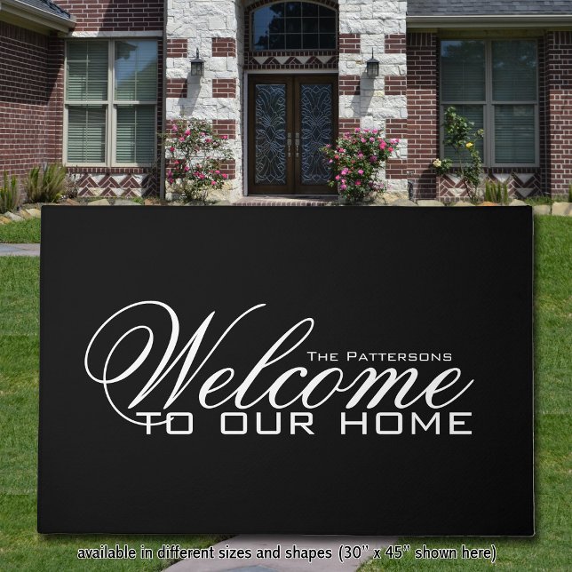 Bem-vindo Nome da Família Tapete de Boas-Vindas Si (Add a touch of simple elegance to your entryway with this beautiful personalized welcome mat.)