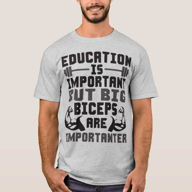 Biceps grandes são importantes que a camisa educac (Frente)