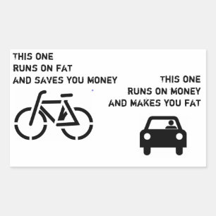 Bicicleta contra a etiqueta do carro