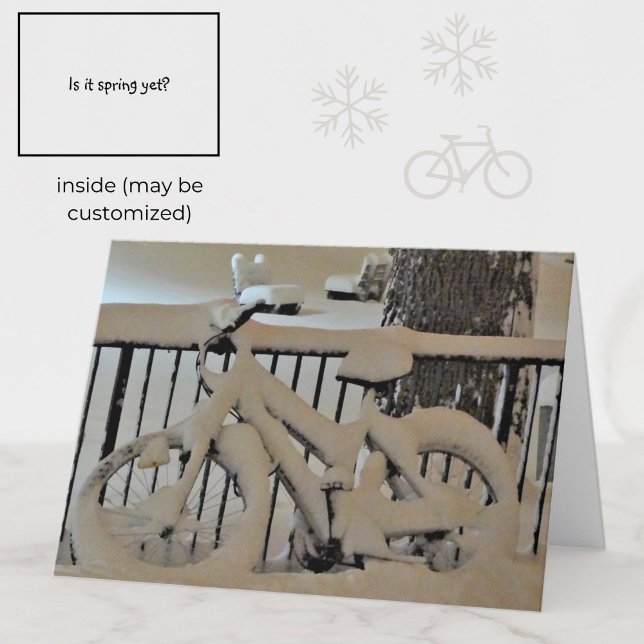 Bicicleta Neve Negra + Cartão com fotos Branco (This fun card depicts a black and white photo of a snowy bicycle in winter. )
