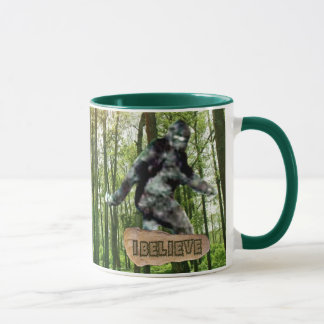 Bigfoot eu acredito a caneca