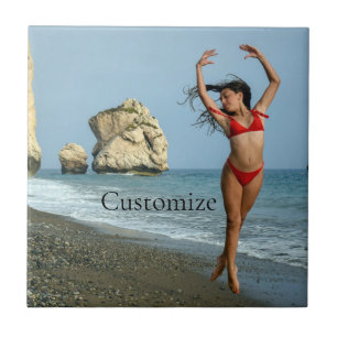 Bikini Model Dancing Thunder_Cove