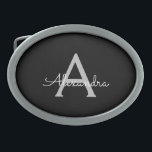 Black Silver Modern Script Girly Monographic Name<br><div class="desc">Belt Buckle do Nome do Monograma Simples de Script Preto e Prateado. Isso faz a formatura perfeita, doce 16 16, 18, 21rua, 40, 50, 60, 70, 80, 90, 100 anos, casamento, chá de panela, aniversário, chá de fraldas ou presente de festa de solteira para alguém que ama luxo de vidro...</div>