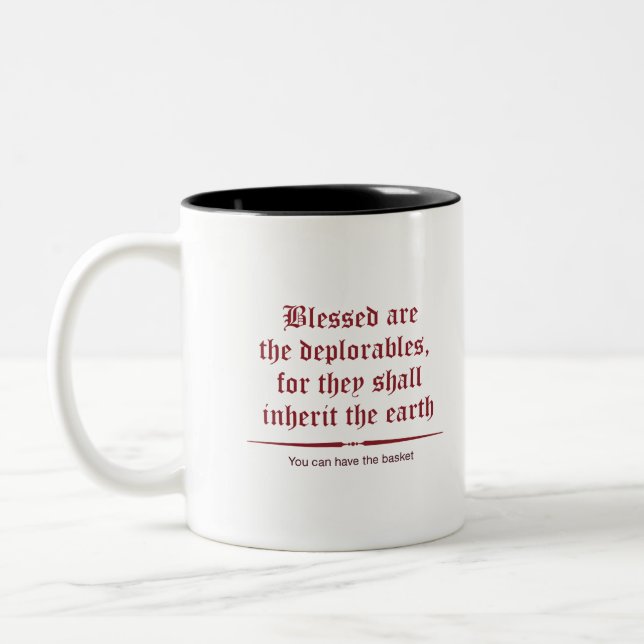 Blessed é a caneca 2 dos deplorables no vermelho (Esquerda)