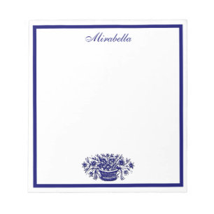Bloco de notas azul floral azul e branco feito sob