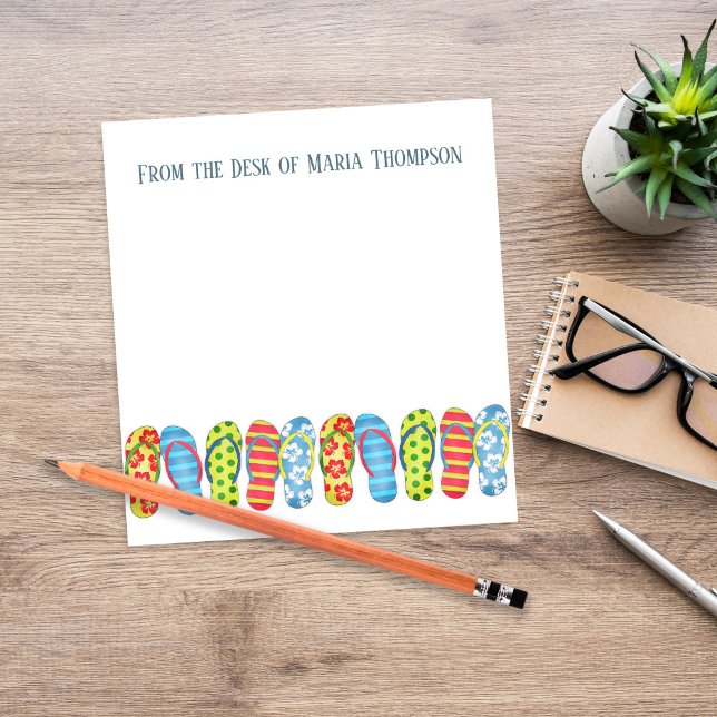 Bloco De Notas Chinelos de Verão da Na moda de Praia Moderna (Personalized summer notepad with colorful flip flop border and custom name header, perfect for fun.)