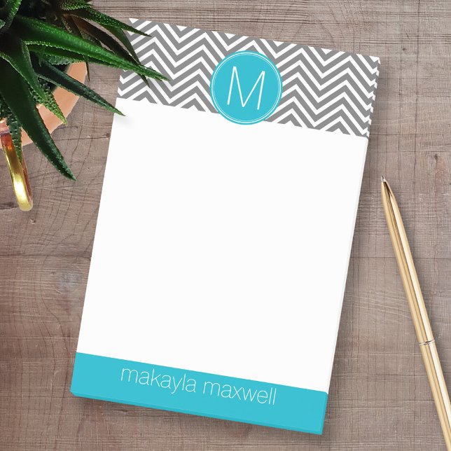 Bloco De Notas Cinza e Aqua Chevrons com Monograma Solteiro (Custom Post-it Note Pads - Add your name and other text)