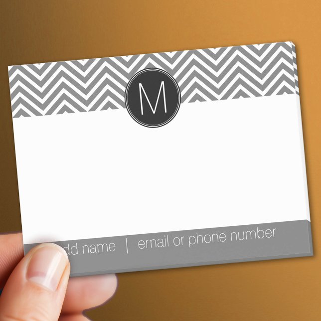 Bloco De Notas Cinzas e Cevrons Pretos com Monograma Personalizad (Custom Post It Notepad)