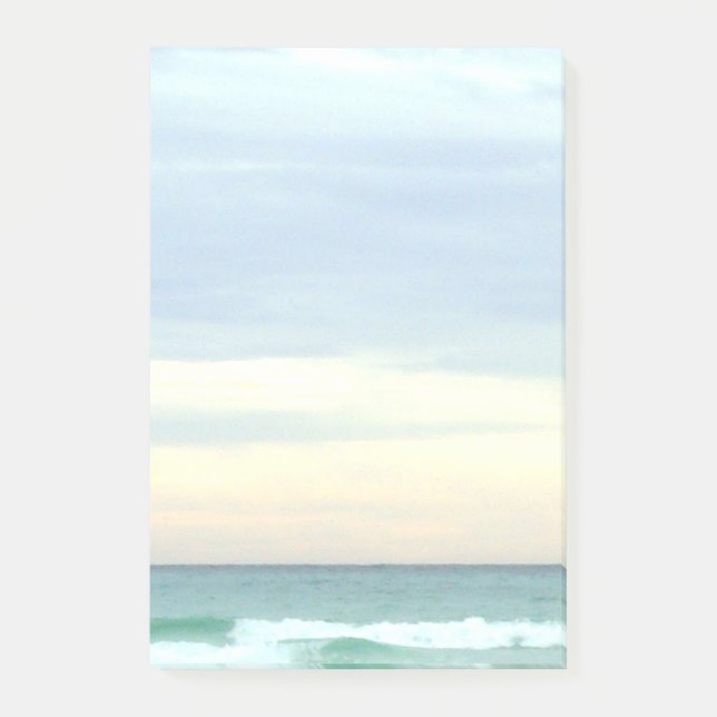 Bloco De Notas Cores Sonhadoras de Destino em uma Mesa (Frente)