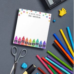 Bloco De Notas Crayons e Estrelas Notícias Coloridas Do Professor