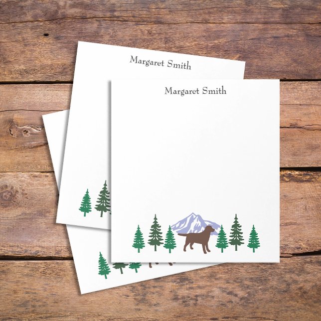 Bloco de Notas de Árvores Eververdes e Chocolate L (Personalized Chocolate Labrador Outline Evergreen Trees Design Notepad for Labrador Owners.)