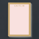 Bloco De Notas Dourado personalizado e cor-de-rosa esbranquiçado<br><div class="desc">Trate-se a algumas notas personalizadas e bonito do Posto... ou surpreenda-se que o colega especial com um presente personalizado. Este Posto-It Notes pad está em uma forma retangular longa com um fundo cor-de-rosa pincelado dentro um quadro dourado. Corresponder texto dourado soletra um nome ou sua própria mensagem personalizada. Apenas o...</div>