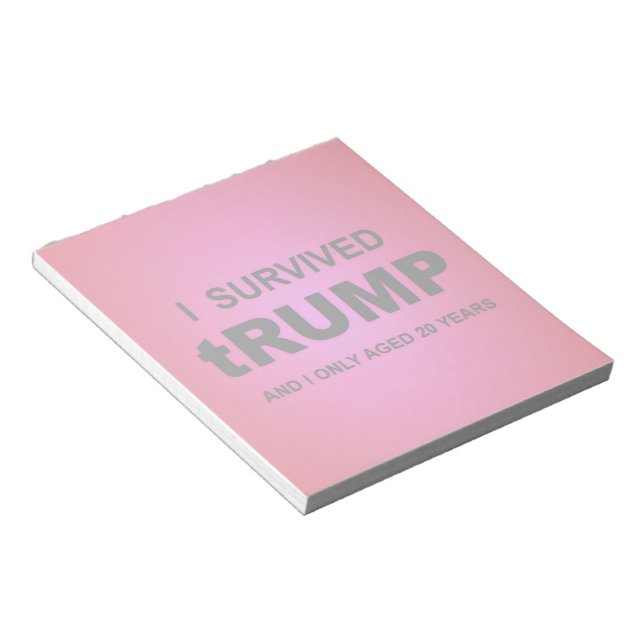 Bloco De Notas Eu Sobrevivi a TUMP (Inclinado)