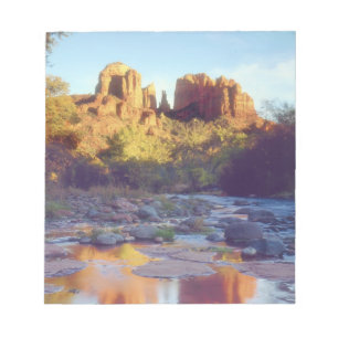 Bloco De Notas EUA, Arizona, Sedona. Cathedral Rock refletindo