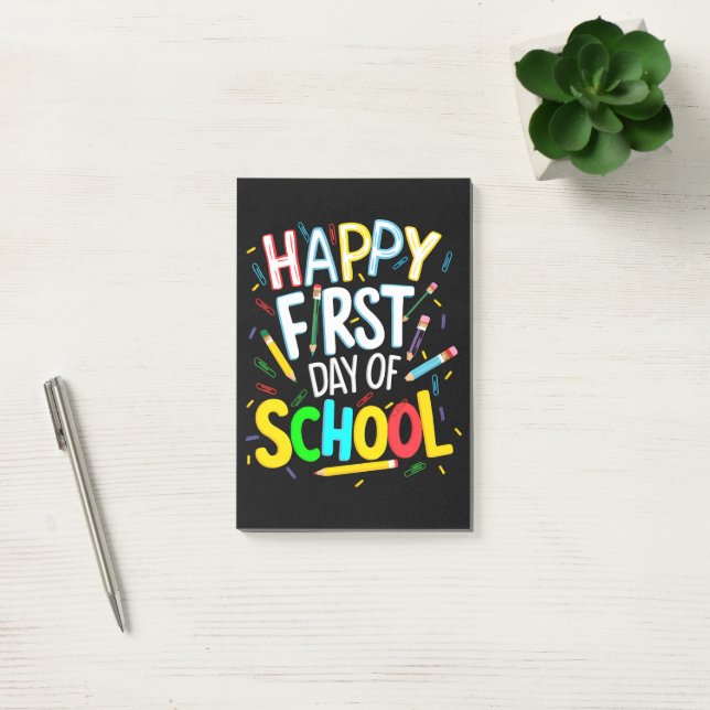 Bloco De Notas Feliz Primeiro Dia de Volta às Aulas (Escritótio)