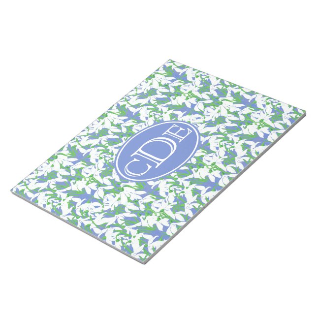 Bloco De Notas Flores-de-neve Brancas Monogramadas em Azul Pó (Inclinado)