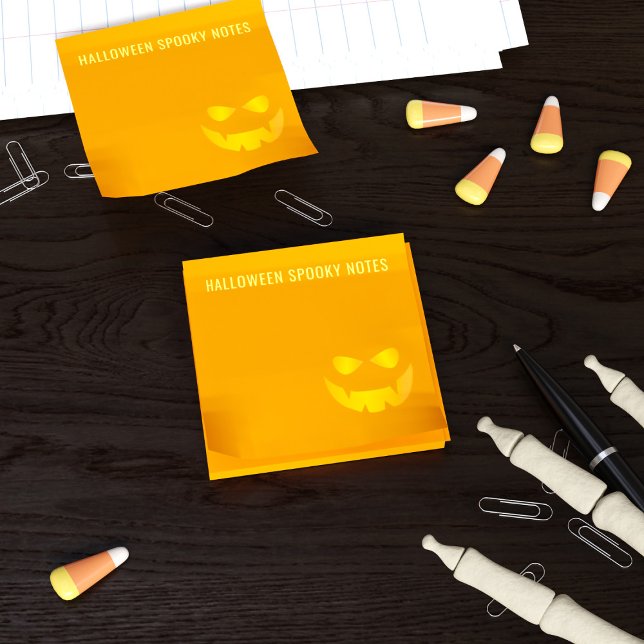 Bloco De Notas Halloween Spooky Pumpkin Face Orange Posta as nota (Perfect for jotting down all your eerie musings and creepy quips!)