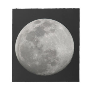 Bloco De Notas Lua cheia em preto e branco. Crédito: Arthur