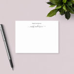 Bloco De Notas Na Mesa Do Nome Do Script De Trendy Do Professor<br><div class="desc">Notas personalizadas da tendência (Post-it®) com o sobrenome em roteiro de caligrafia que é excelente para professores. Personalize-o substituindo o texto do marcador de posição. Para obter mais opções, como alterar a fonte, seu tamanho ou espaçamento, clique no botão "Personalizar". *Observe que a Marca d'água do Zazzle que aparece na...</div>