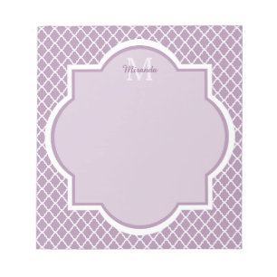 Bloco De Notas Nome Monogrammed roxo de Quatrefoil da lavanda