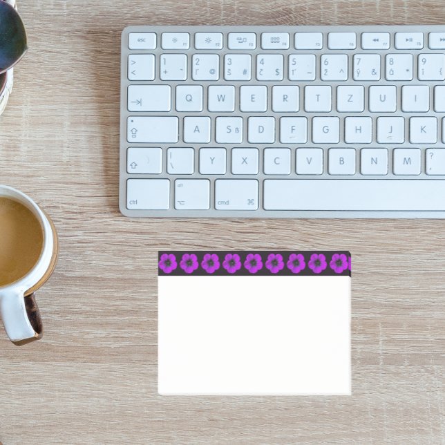 Bloco De Notas Padrão Floral de Gerânio Roxo na Borda Preta (In Situ)