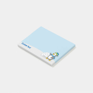 Bloco De Notas Pequeno pinguim com bolas de neve acenando com Pos