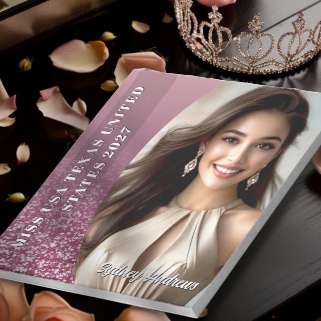 Bloco de Notas Personalizado com Foto e Borda de P (This raspberry sparkle notepad is perfect for pageant appearances and on-the-go titleholder events )