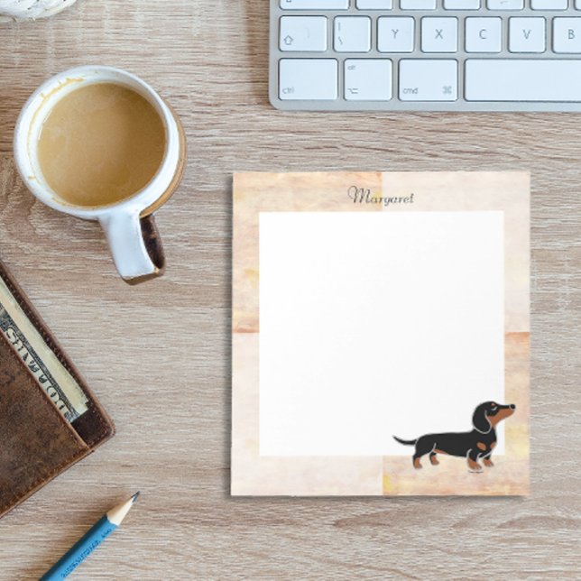 Bloco De Notas Posicionamento de Black e Tan Dachshund (Black and Tan Smooth Hair Dachshund Posing Notepad featuring cheeky Dachshund.  Cute Cartoon Design.)