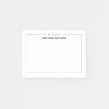 Profissional na escrivaninha da Fronteira Quadrada