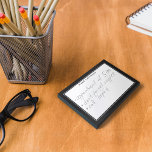 Bloco De Notas Quadro branco preto simples e moderno personalizad<br><div class="desc">Aumente sua organização de escritório e mostre atenção aos detalhes com nossas Notas de Nome de Quadro Branco Simples Personalizado Moderno e Preto. Medição de 4" x 3", essas notas de na moda apresentam um quadro preto elegante e fornecem amplo espaço para seu nome e sobrenome. Totalmente personalizável on-line, você...</div>