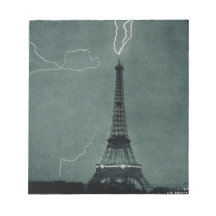 Relâmpago em choque com a Torre Eiffel