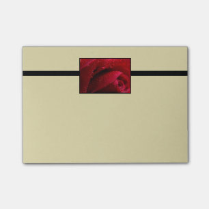 Bloco De Notas Rosa de Macro Vermelho com Gotas de Água