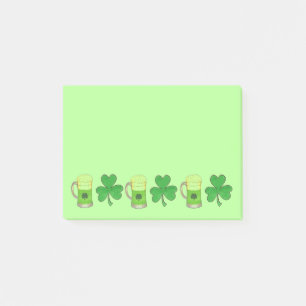 Bloco De Notas Rua de cerveja verde Shamrock Clover Beer Mug. Dia