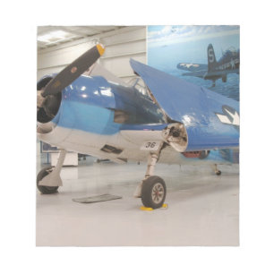 Bloco De Notas Um avião de combate F-6F Hellcat na Segunda Guerra