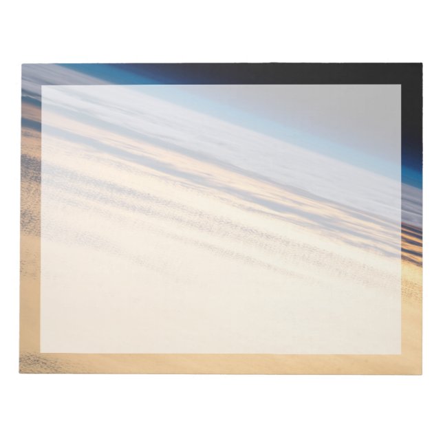 Bloco De Notas Um Sunset Orbital Ao Largo Da Costa Da Baixa Calif (Frente)