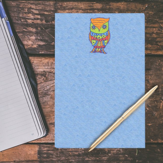 Bloco De Notas Whimsical Colorful Fantasy Owl (Abstract fantasy owl in bright colours star eyes on light blue large post it notes.)
