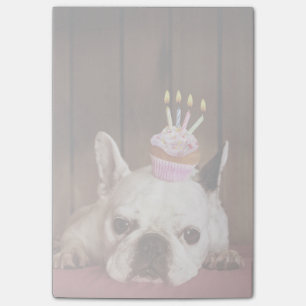 Bloco Post-it Buldogue francês com cupcake do aniversário
