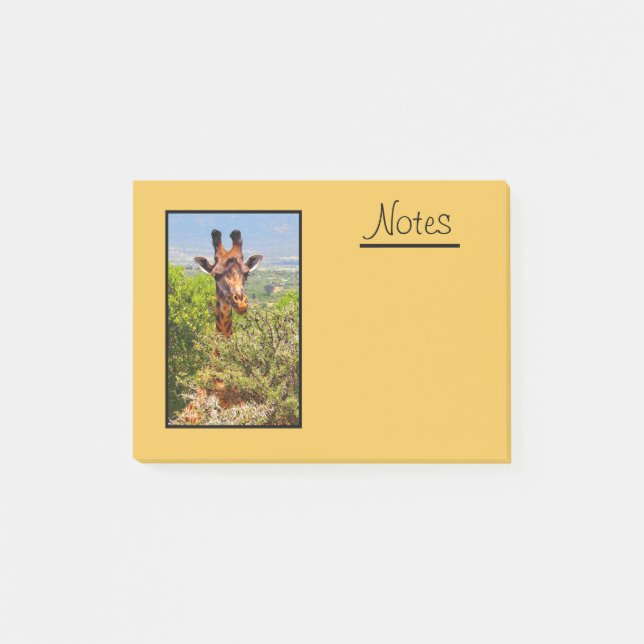 Bloco Post-it Girafa Adorável Apontando Sua Cabeça Acima Das Árv (Frente)