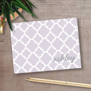 Bloco Post-it Lavendar Quatrefoil Padrão com Nome Personalizado