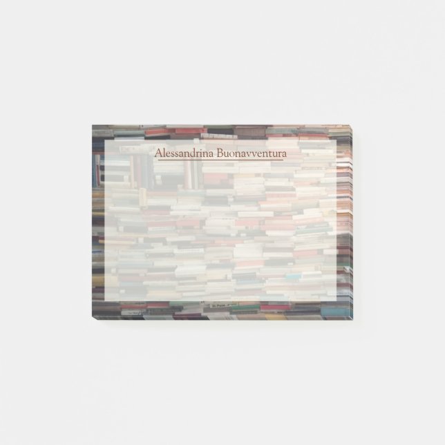 Bloco Post-it Pilhas de livros com nome personalizado (Frente)