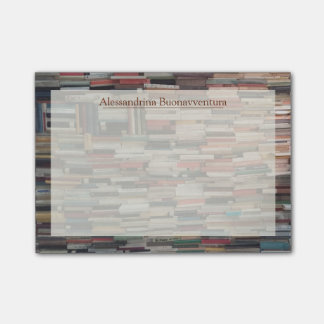 Bloco Post-it Pilhas de livros com nome personalizado