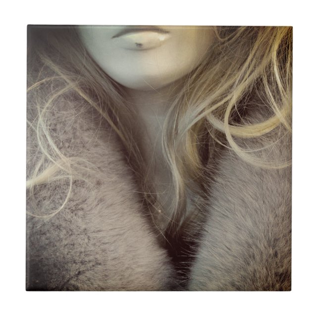 Blonde Mannequin (Frente)