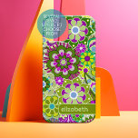 Bloqueio de nome personalizado do Padrão Floral Re<br><div class="desc">Um design floral ousado com tons coloridos de roxo e verde com um bloco de cores divertidas para adicionar seu nome ou qualquer texto. O padrão das flores loucas tem uma variedade de cores. Você pode adicionar um nome, um monograma ou outro texto personalizado. Se você precisar mover a arte...</div>