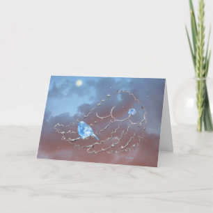 Bluebird que olha o convite da lua